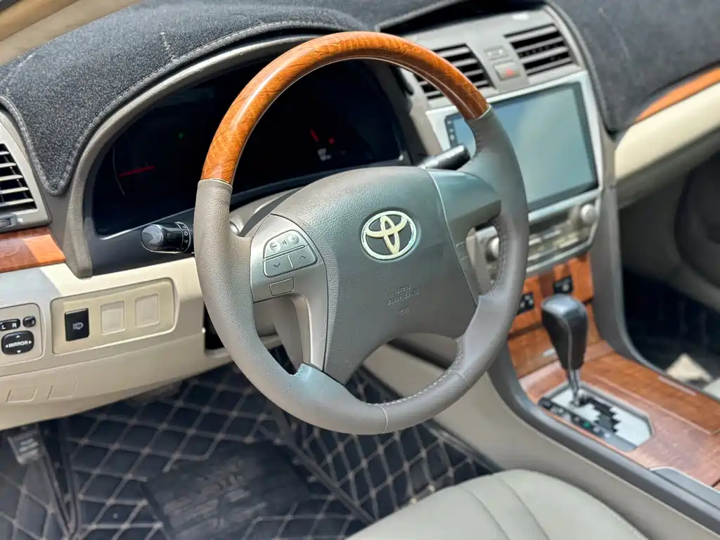 Toyota Camry 2009 — фото 7