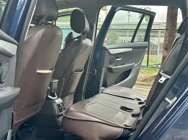 BMW 2 Series Wagon 2015