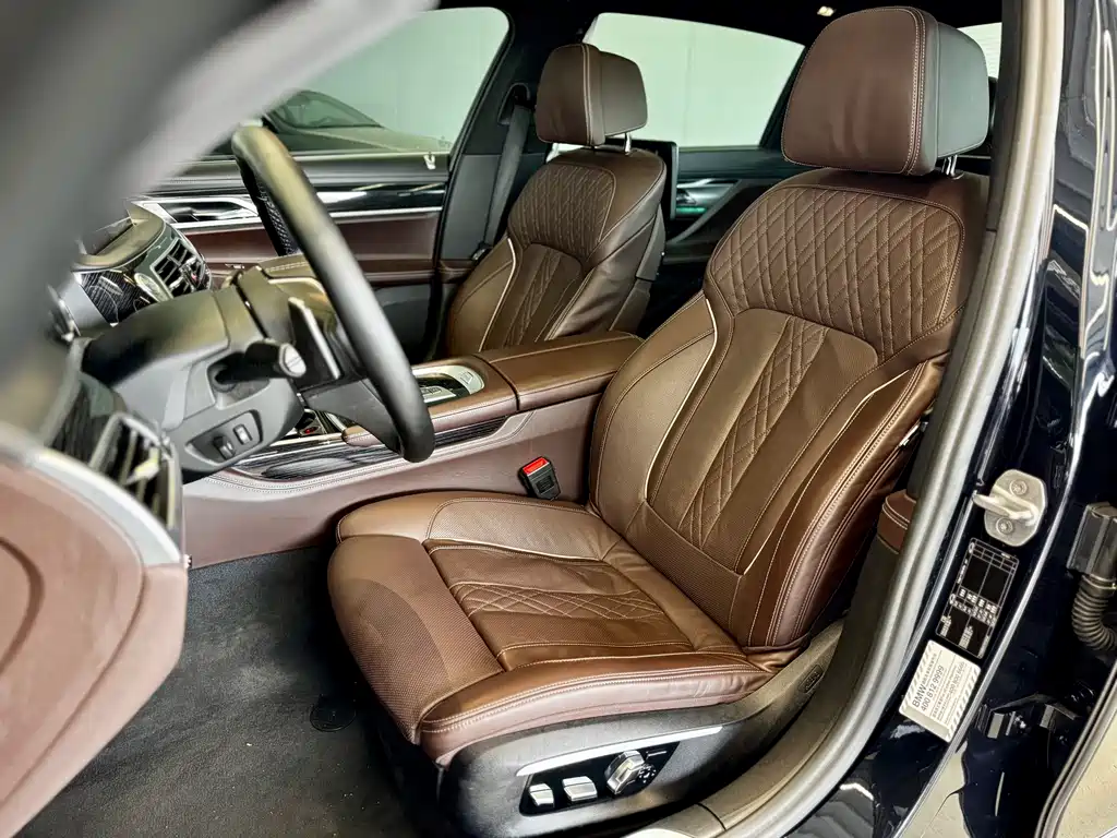 BMW 7 Series 2017 — фото 5