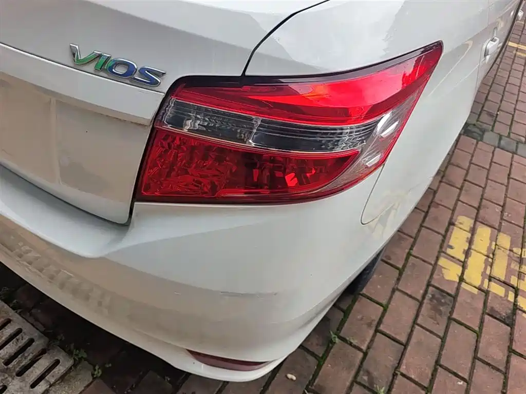 Toyota Vios 2015 — фото 8
