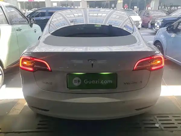 Tesla Model 3 2020
