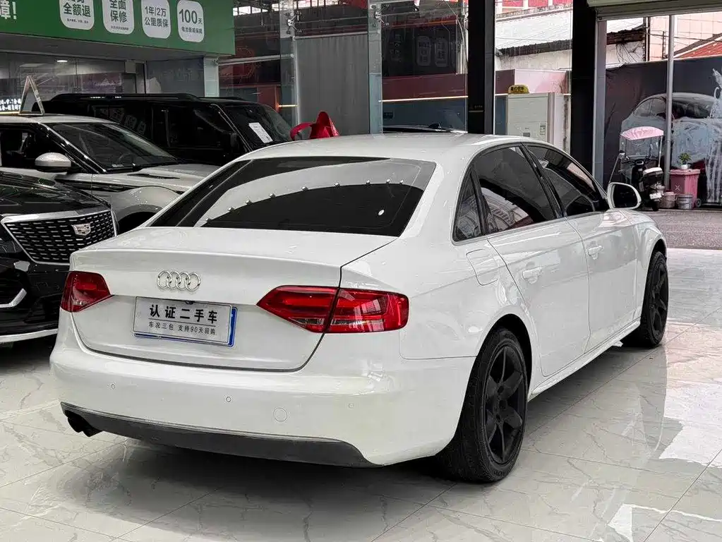 Audi A4L 2011