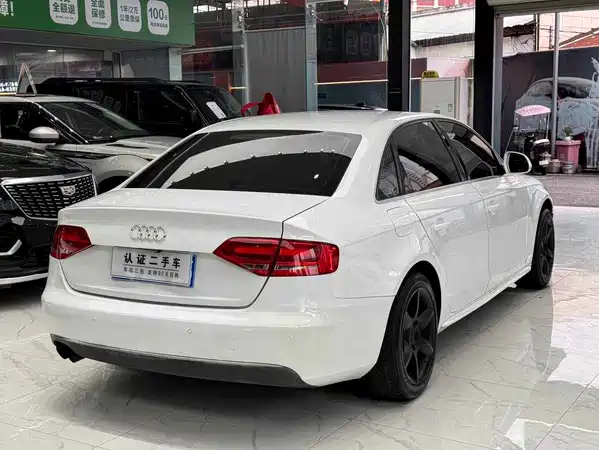 Audi A4L 2011