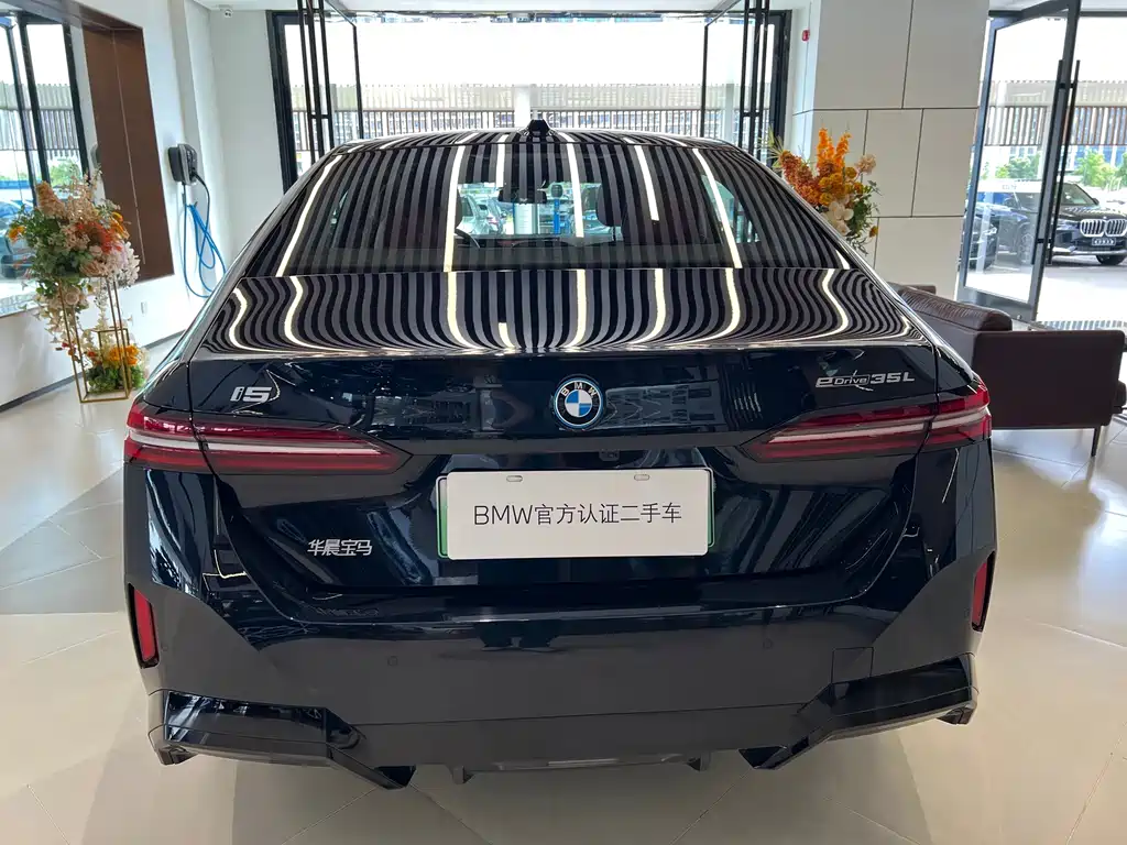 BMW i5 2025 — фото 5