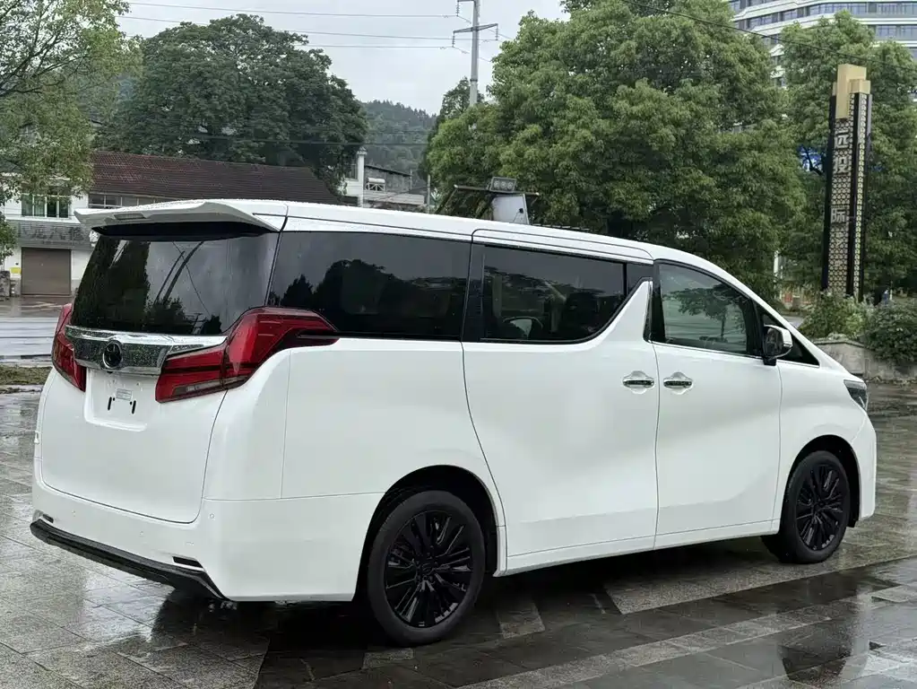 Toyota Alphard 2018 — фото 2