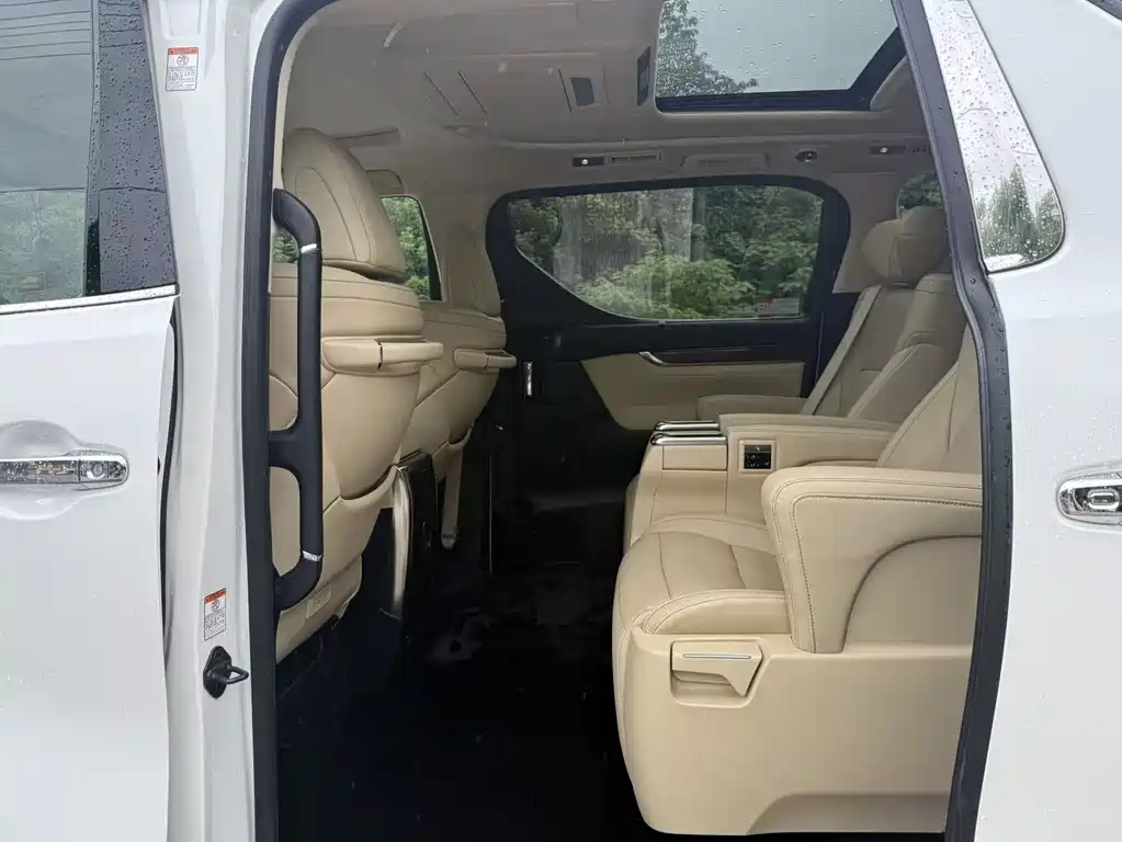 Toyota Alphard 2018 — фото 7
