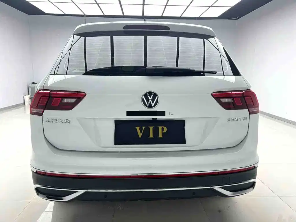 Volkswagen Tiguan L 2023 — фото 5