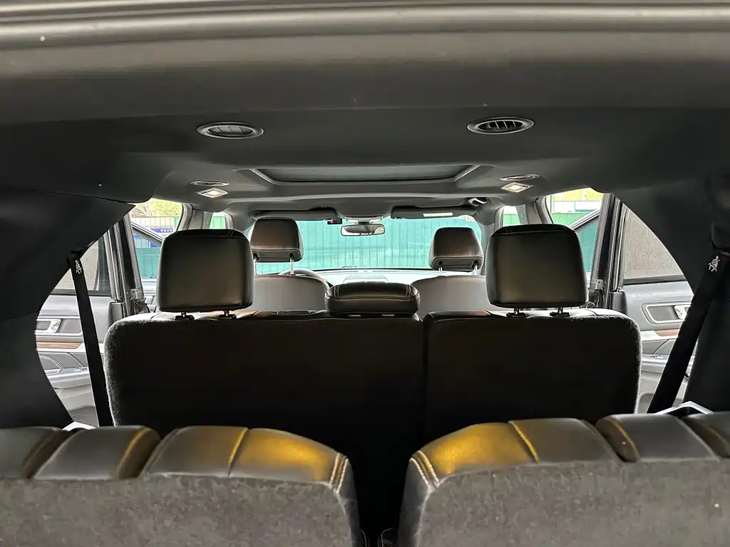 Ford Explorer 2017 — фото 10