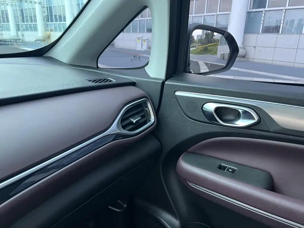 GAC Motor Trumpchi M6 2023 — фото 19