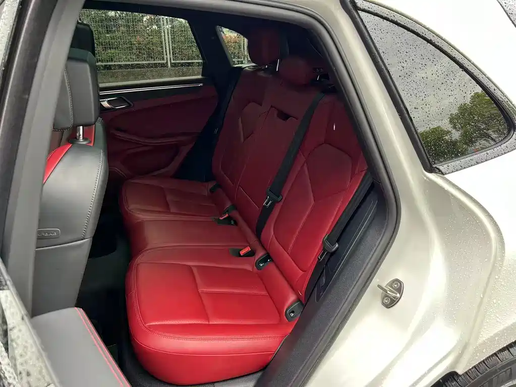 Porsche Macan 2023 — фото 10