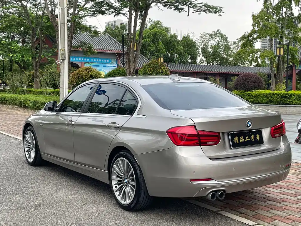 BMW 3 Series 2018 — фото 9