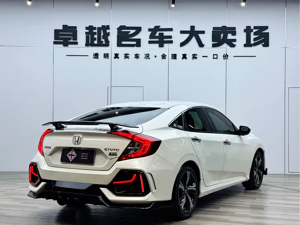 Honda Civic 2018 — фото 10