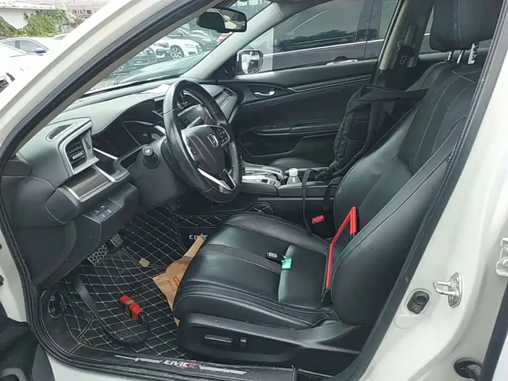 Honda Civic 2019 — фото 15