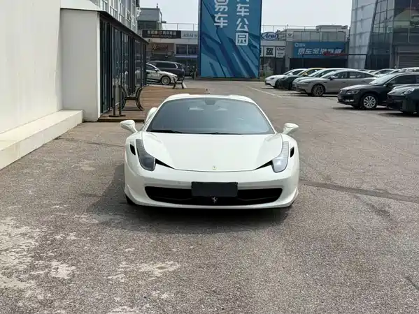Ferrari 458 2015