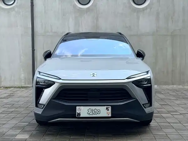 NIO ES8 2021