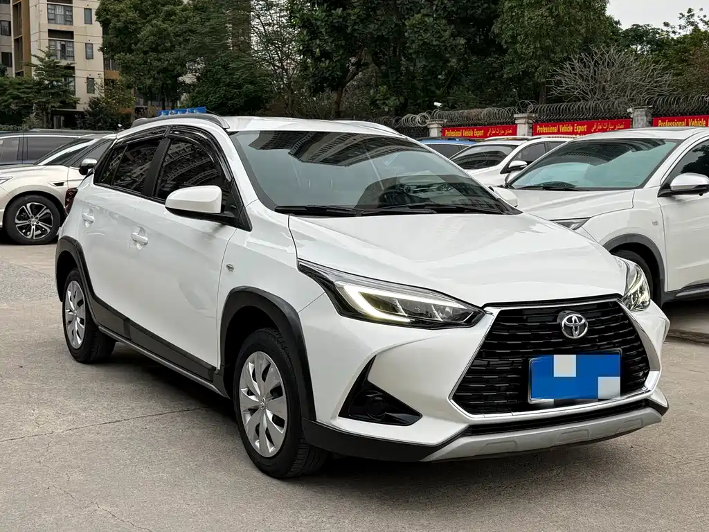 Toyota Yaris L 2023