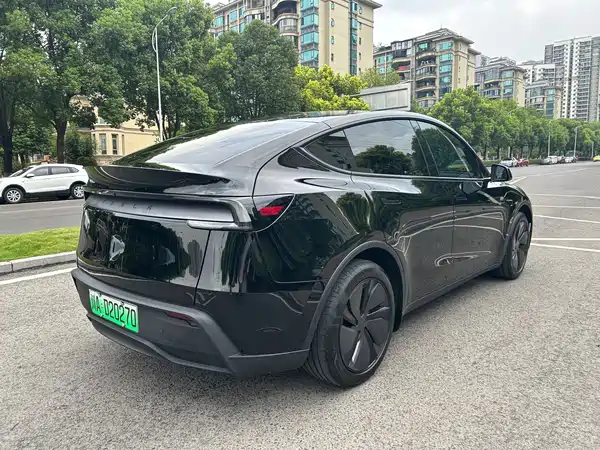 Tesla Model Y 2026