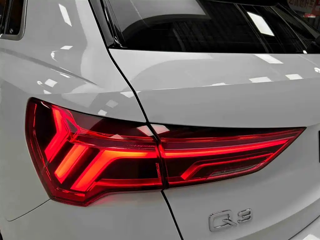 Audi Q3 2022 — фото 19