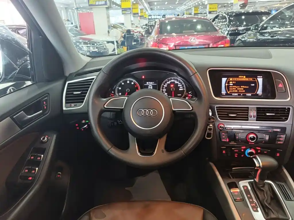 Audi Q5 2018 — фото 11