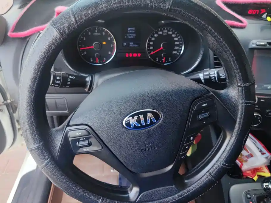 Kia K3 2015 — фото 15