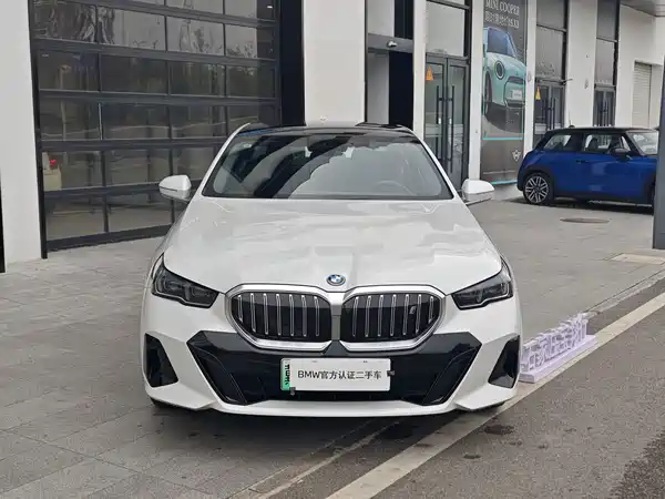 BMW i5 2026