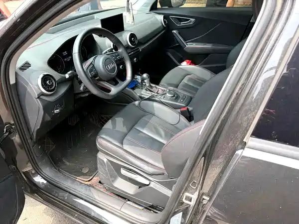 Audi Q2L 2023