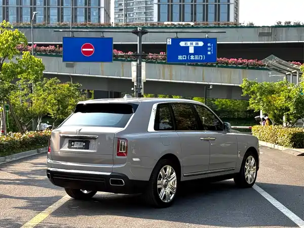 Rolls-Royce Cullinan 2022