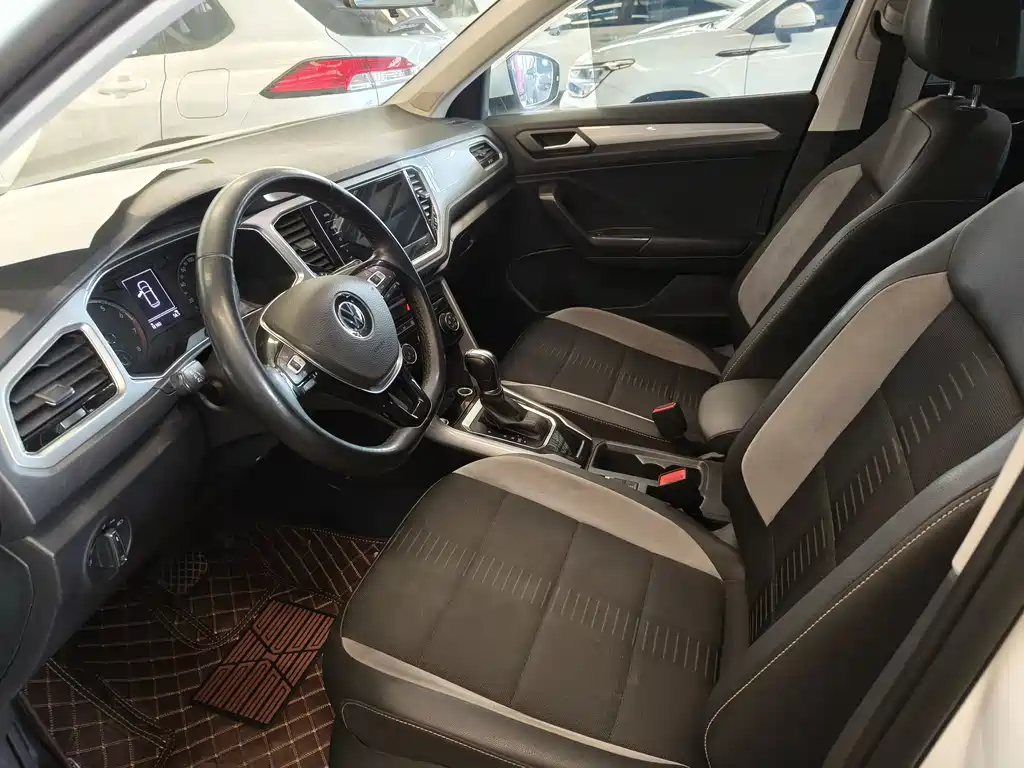 Volkswagen T-Roc 2023