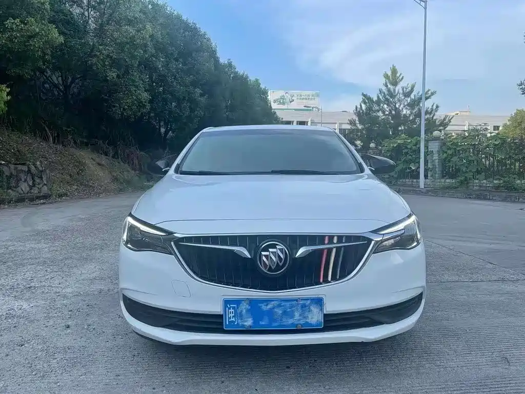 Buick Excelle 2018 — фото 2