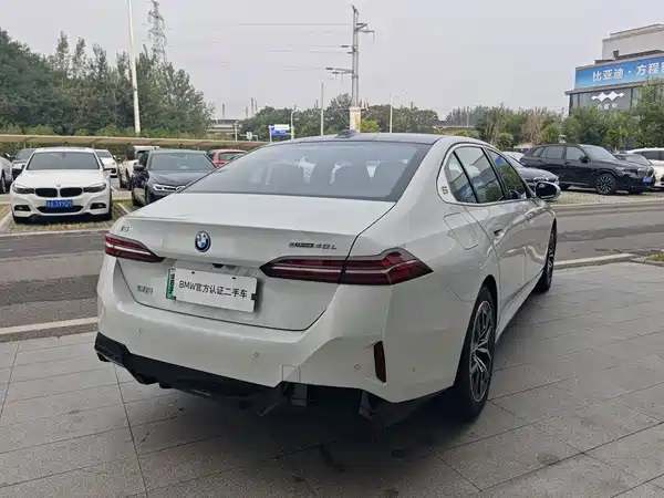 BMW i5 2026
