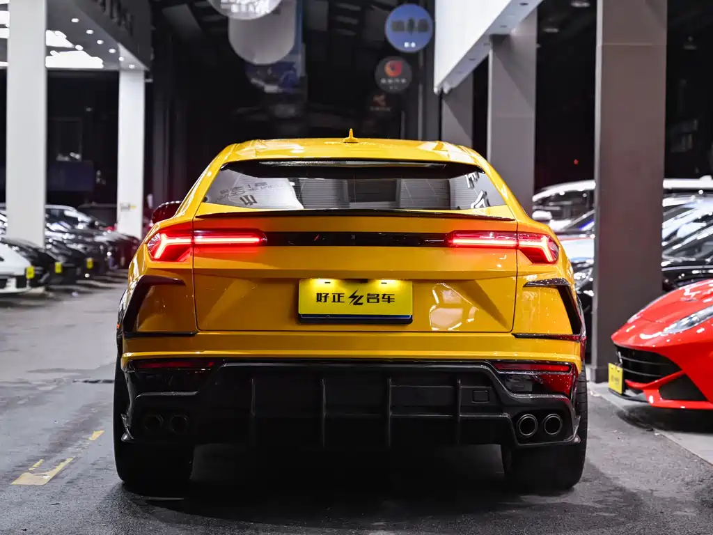 Lamborghini Urus 2023 — фото 5