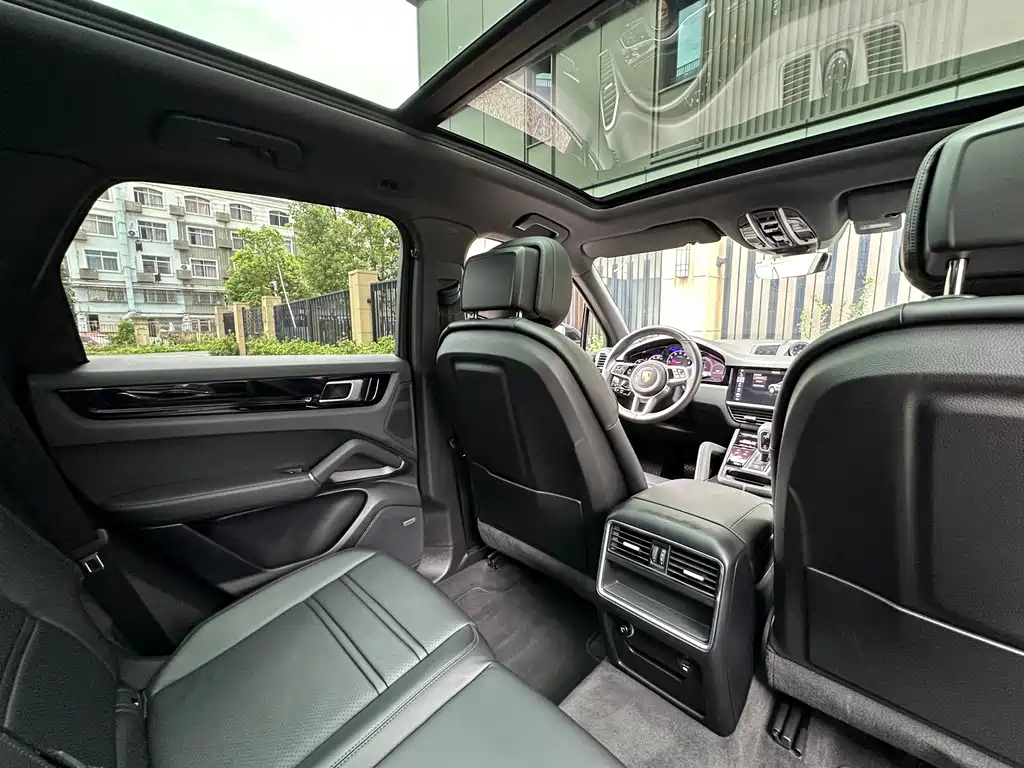 Porsche Cayenne 2018 — фото 15