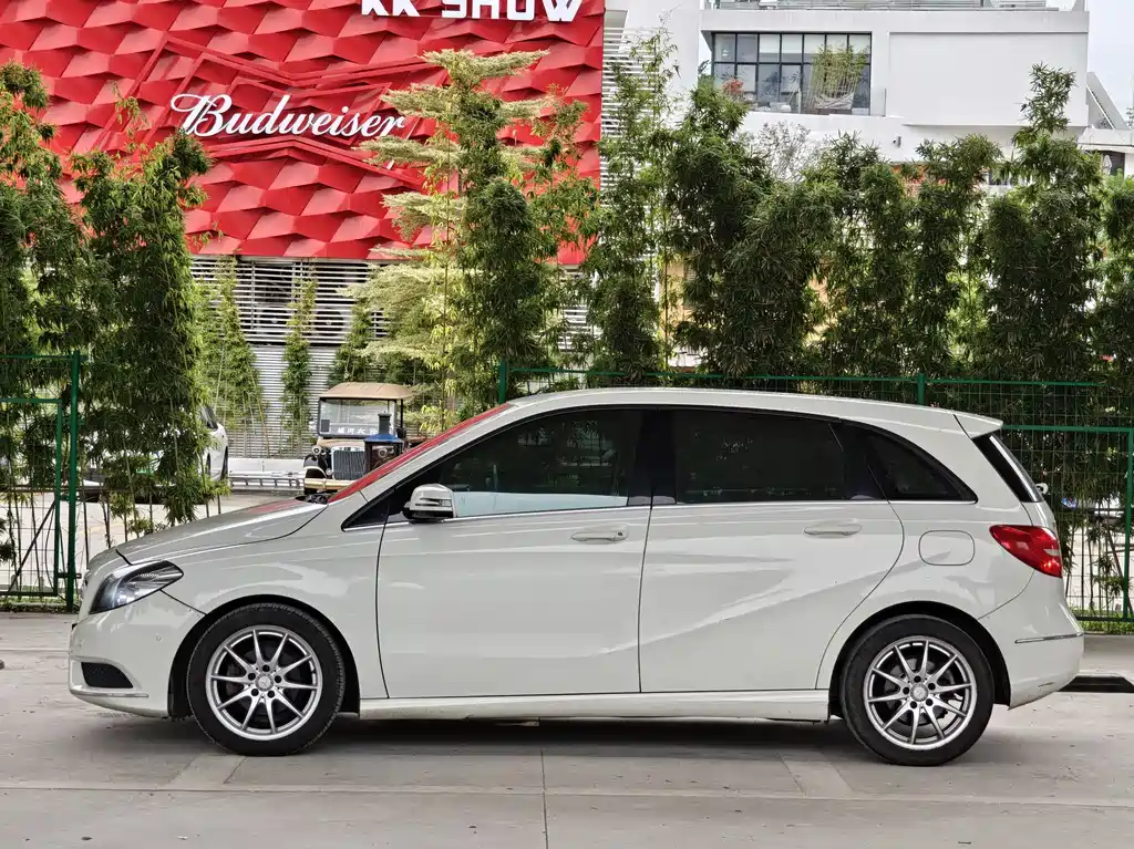 Mercedes-Benz B-Class 2013