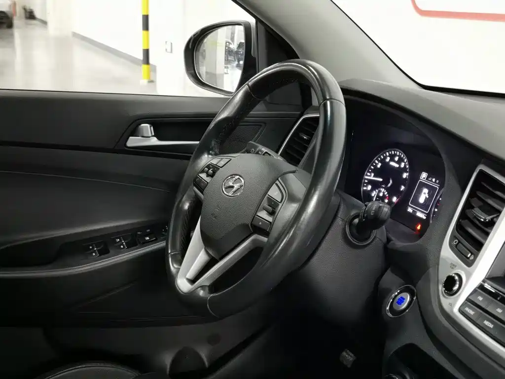 Hyundai Tucson 2017 — фото 22