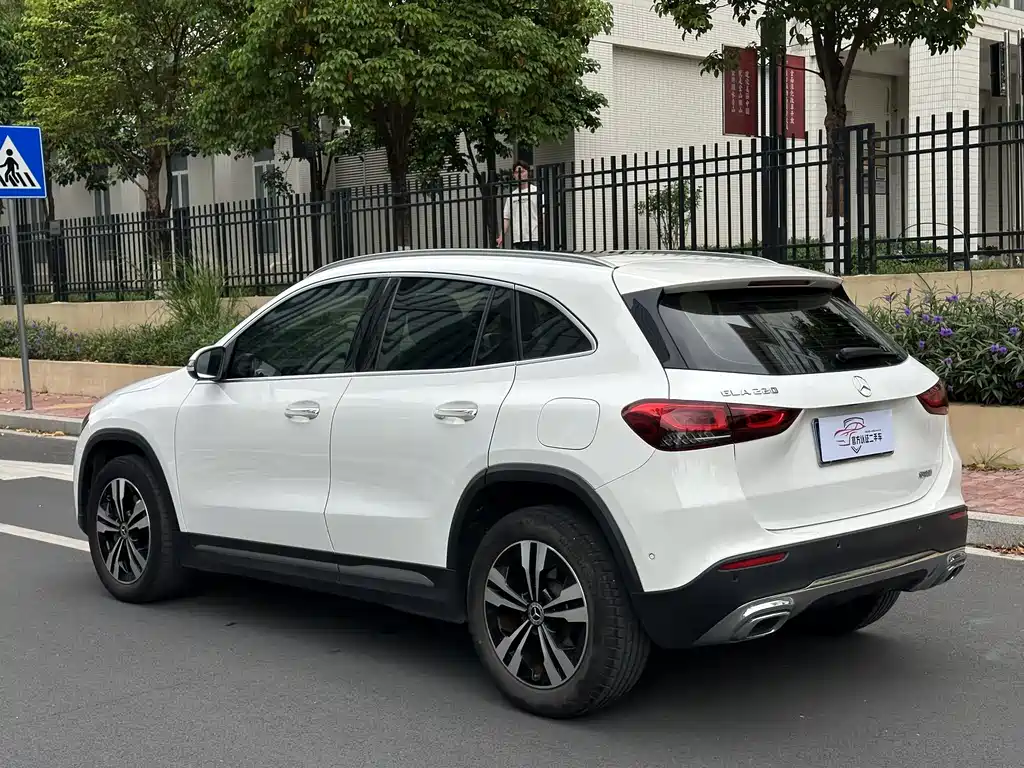 Mercedes-Benz GLA 2023 — фото 6