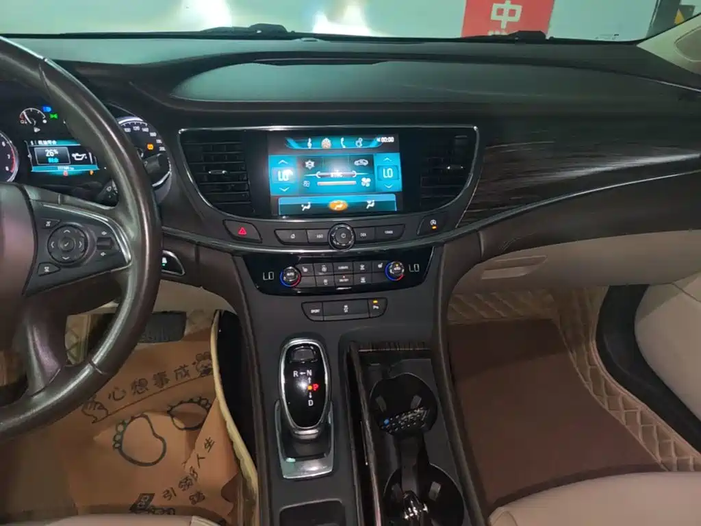 Buick LaCrosse 2017 — фото 13