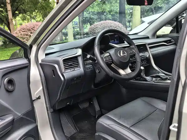 Lexus RX 2019