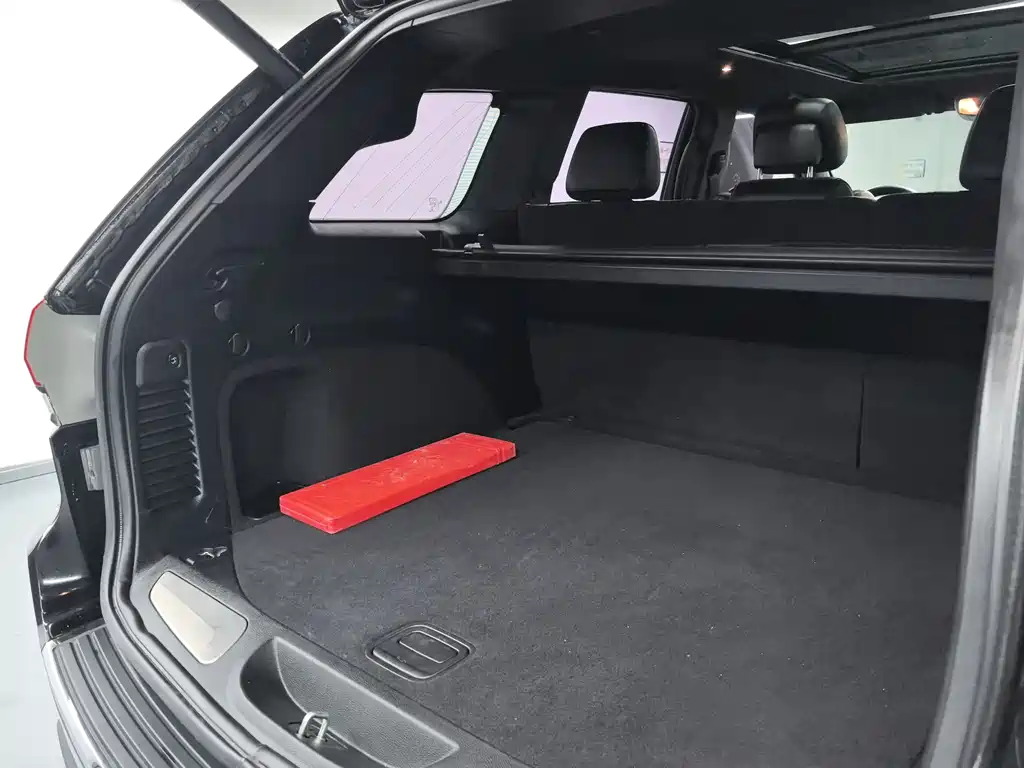 Jeep Grand Cherokee 2019 — фото 13