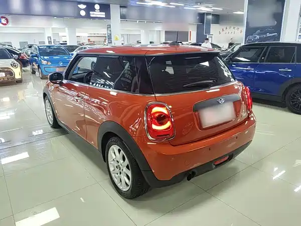 MINI MINI 2020
