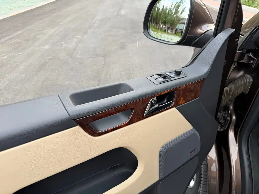 Volkswagen Multivan 2015 — фото 17
