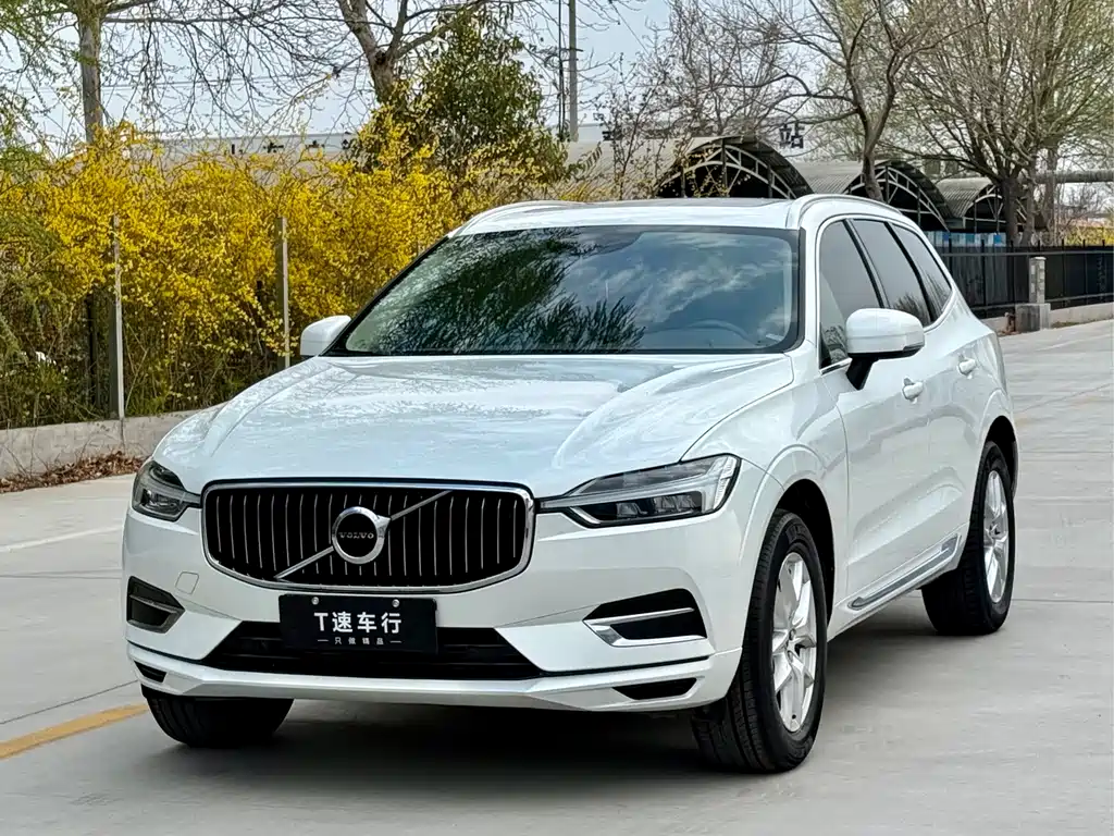 Volvo XC60 2020 — фото 1