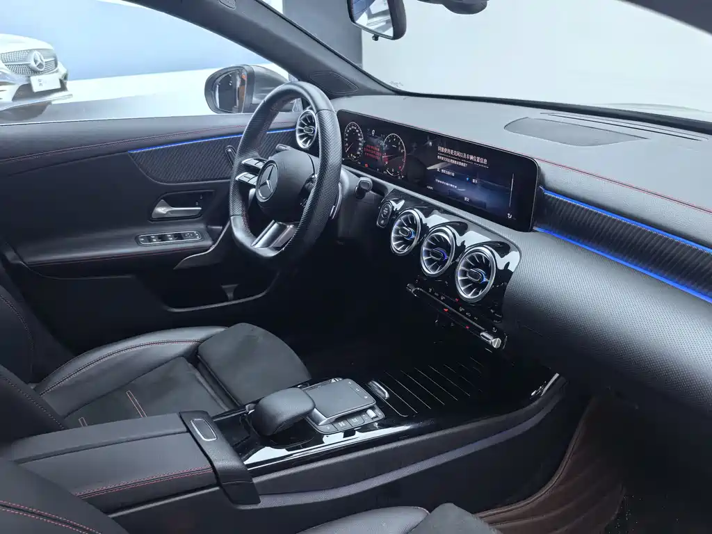 Mercedes-Benz A-Class 2023 — фото 10