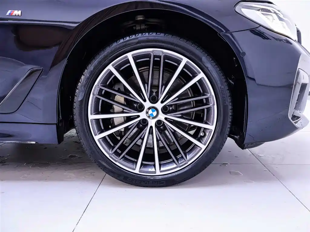 BMW 5 Series 2023 — фото 6