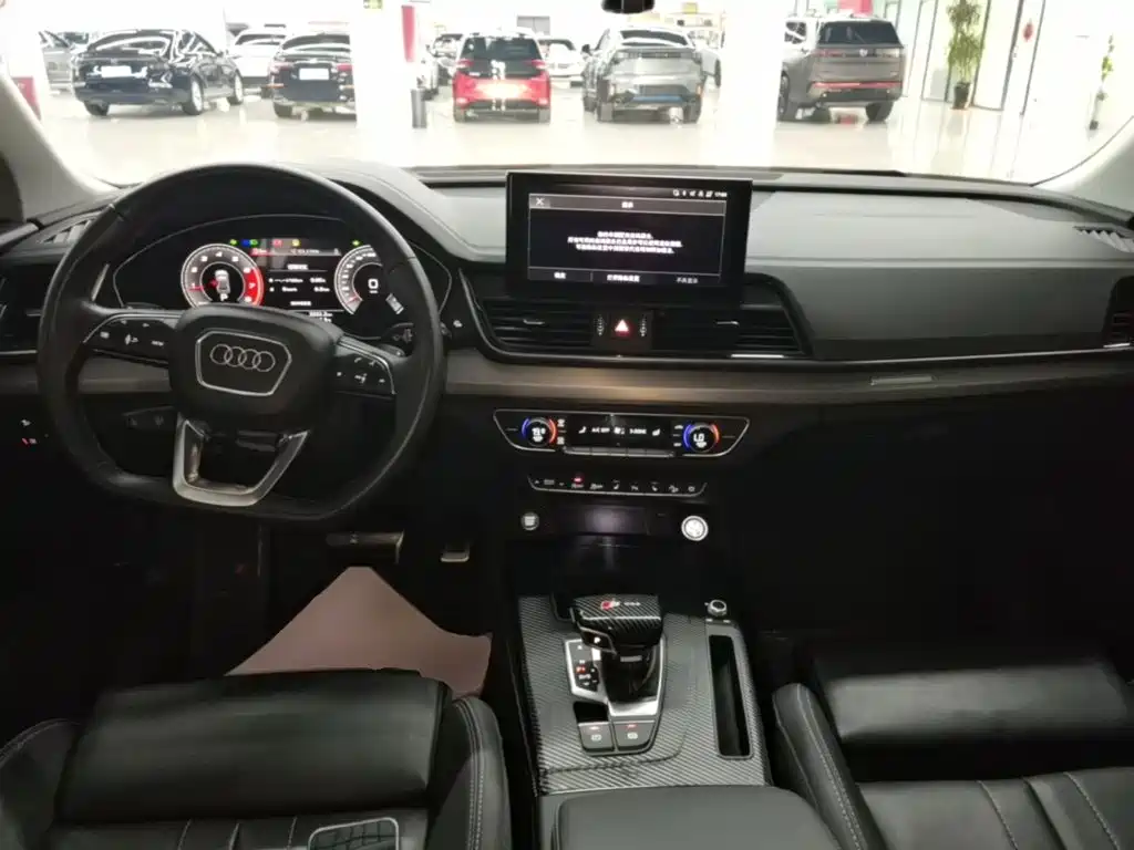Audi Q5L 2021 — фото 10