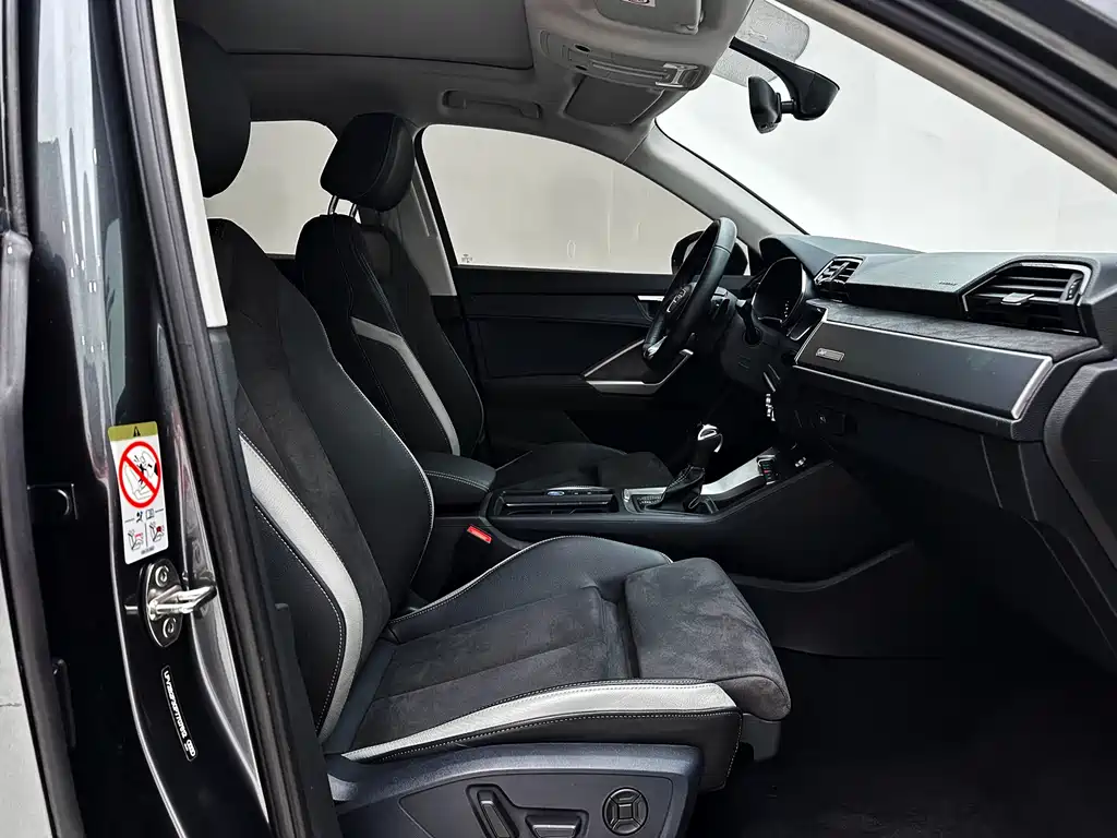 Audi Q3 2023 — фото 17