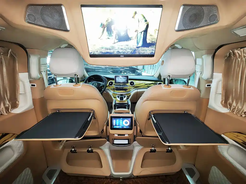 Mercedes-Benz V-Class 2020 — фото 24