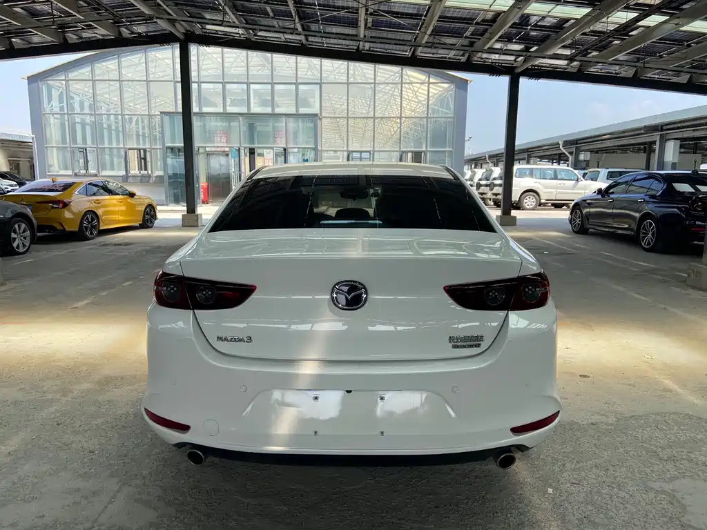 Mazda 3 Axela 2023