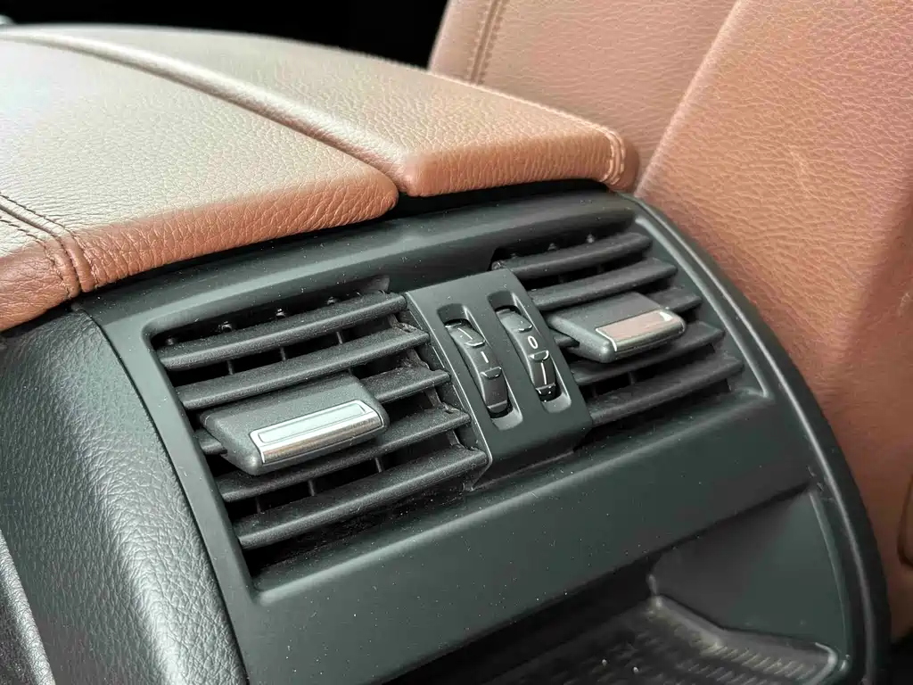 BMW 5 Series 2014 — фото 25