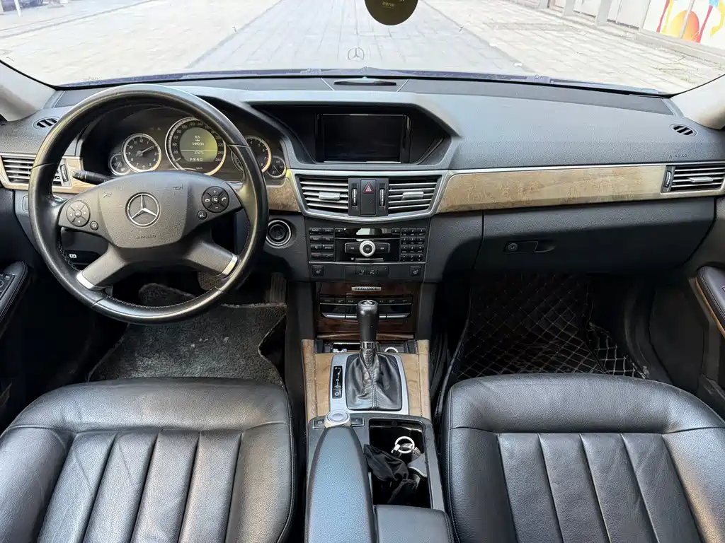 Mercedes-Benz E-Class 2010