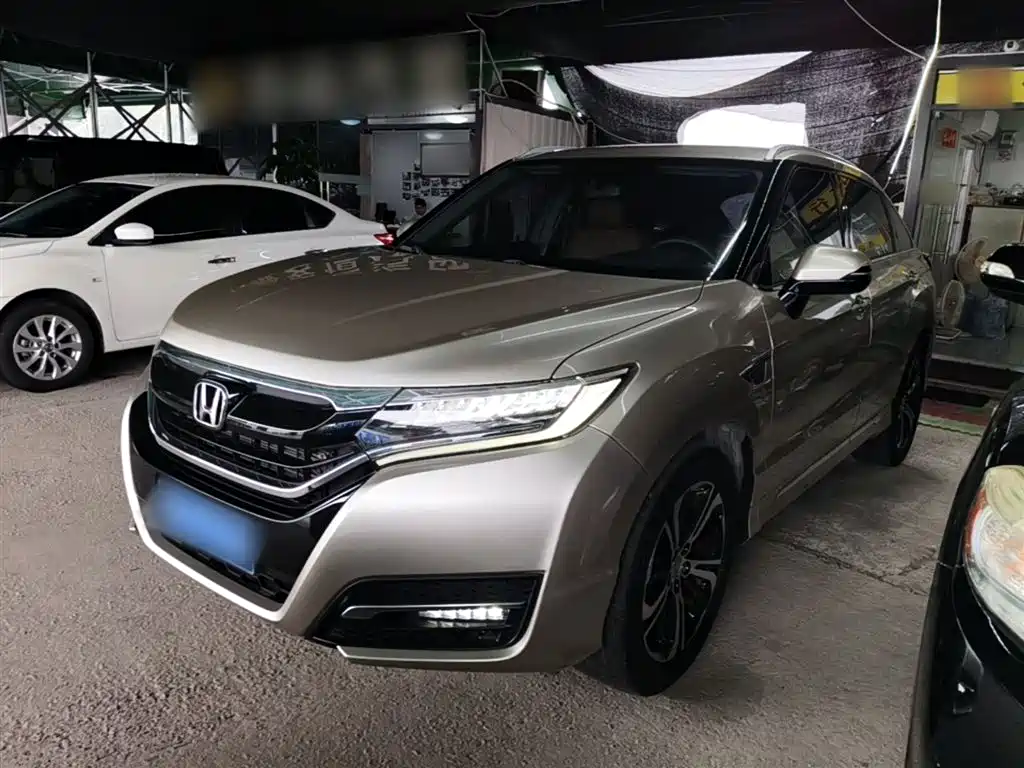 Honda UR-V 2018 — фото 1